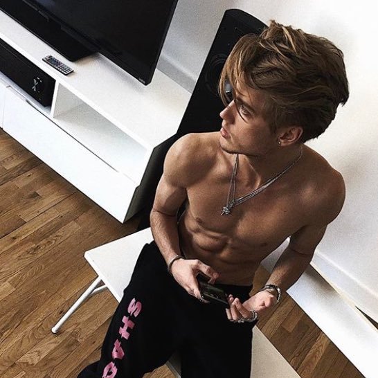 NeelsVRP_'s profile picture. My tongue between your legs.