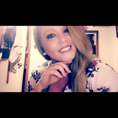 only thing fake about me are my eyelashes💋👀✨