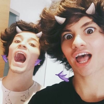 Holaaaa mi gran sueño es conocer a @CD9 los amo con todo mi corazón porfa siganme te amo @soyalonsovillal.#Soga #Coder#Bautister#Zuricata#Abrahamer #Karolista