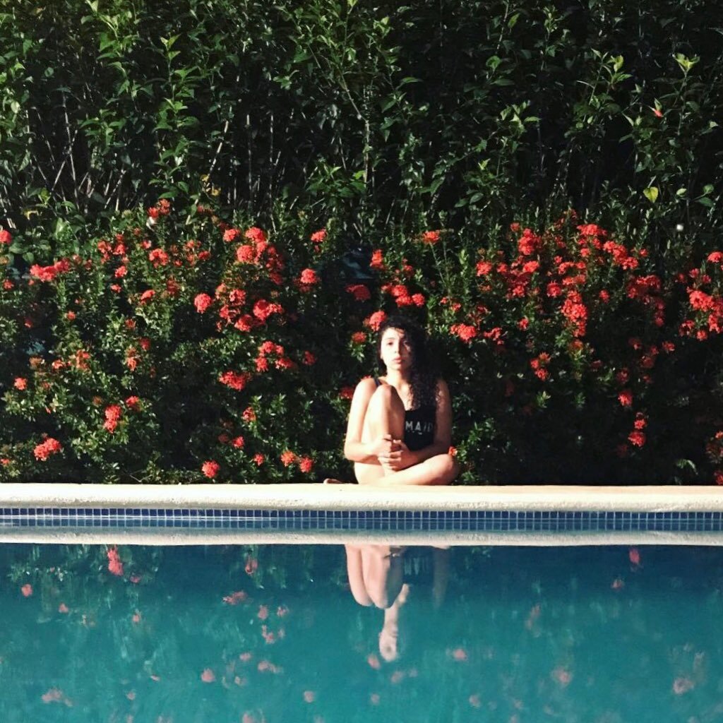 kaarojas's profile picture. No hay frío que me quite lo tropical.