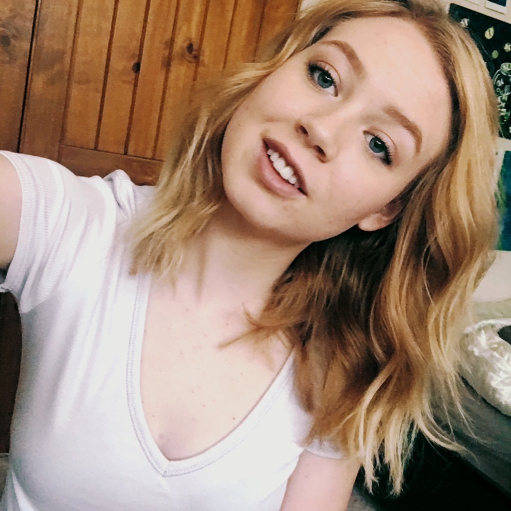 Freshly_Filmed's profile picture. YouTube. Fitness coach🏋🏼‍♀️. Nutrition🥑. Gluten free🍞. College📓. Accutane. Beauty. Relationships.