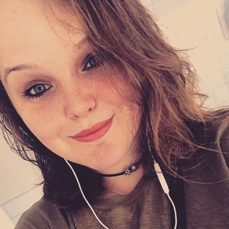 geekybumblebee's profile picture. 