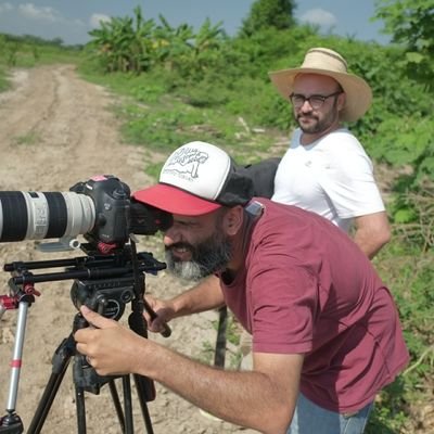 Co-founder of madre brava.
Co-director of Frontera Invisible.
Ex- @transenv, @StandMighty and @WS_Brussels.