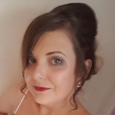 CarrieanneR's profile picture. 