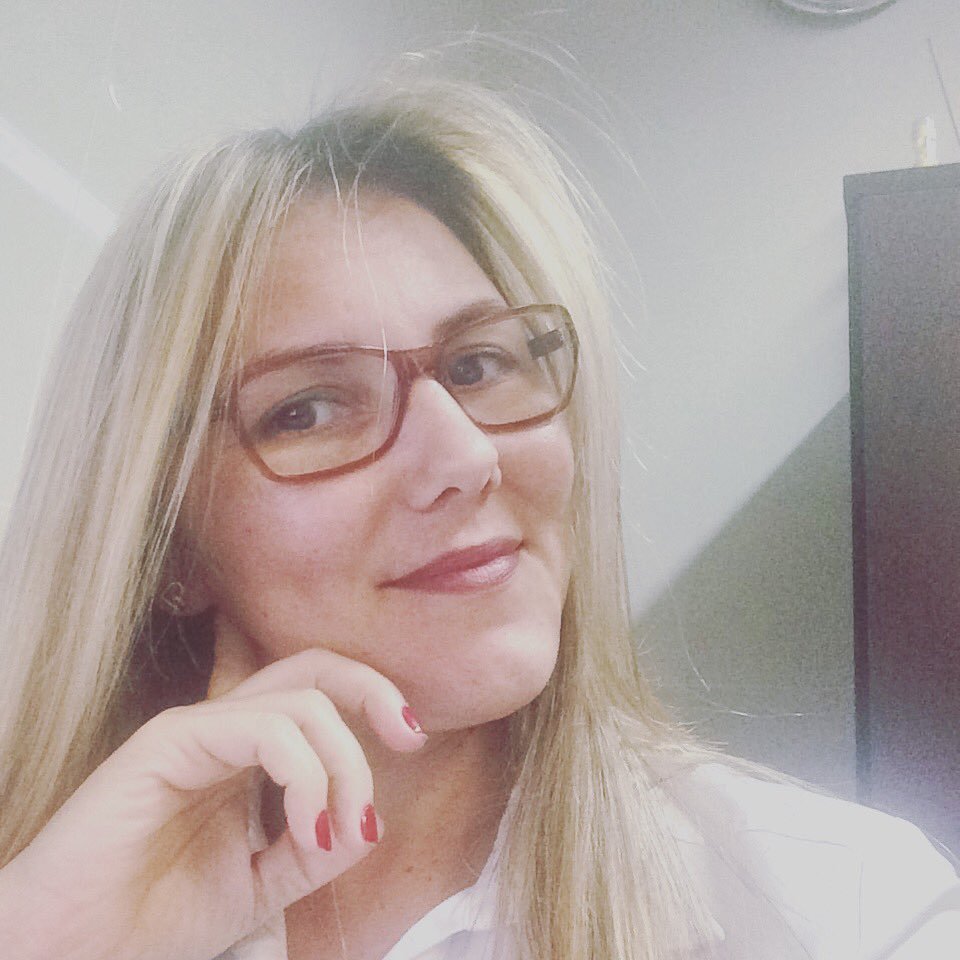 Meu grande amor é o tempo, ele que me dirigi um grande hobby e viajar e um prazer e tomar vinho com meus amigos.