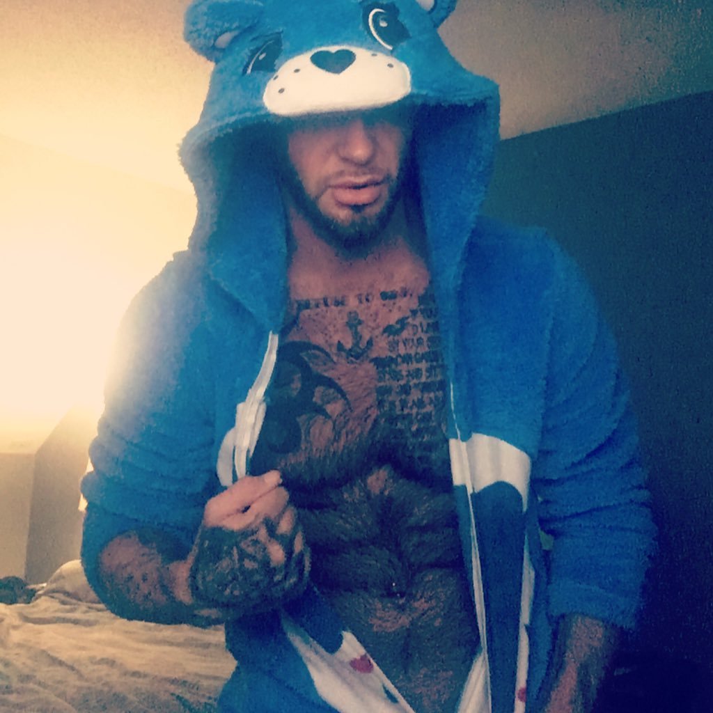 cat lover 🍑dental student 🍆nudest 💦gym rat🐷raunchy 👌🏼fun 👑