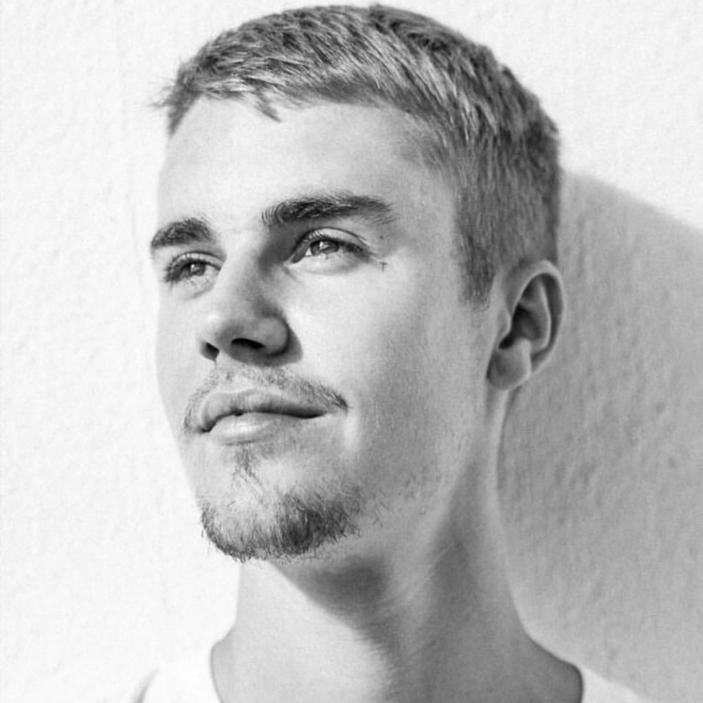 Justin Bieber começou a seguir 29/03/2017