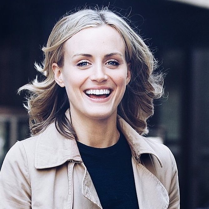 odVauseman's profile picture. "I like my women how I like my glasses..sitting on my face." #oitnb #Carmilla #vauseman #negovanman