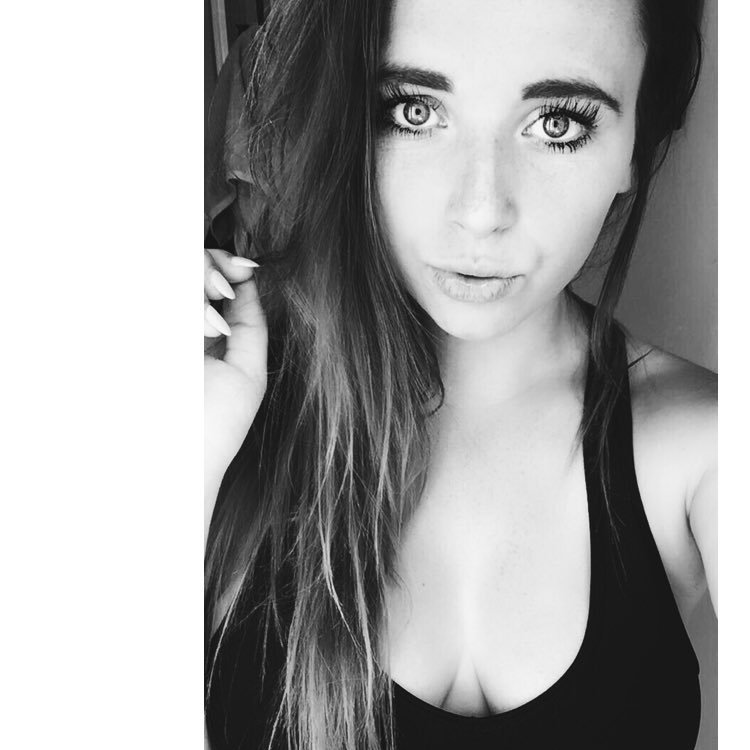 juliasturmm's profile picture. snapchat:juliasturm