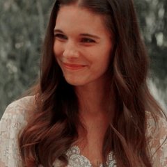 shestheoutcast's profile picture. 《 from the OᑌTSKIᖇTS ↬ тнιeғ 》 yoυr ĸιɴdɴeѕѕ ιѕ αlwαyѕ мιѕтαĸeɴ ғor weαĸɴeѕѕ. ❝My name is Ｓａｓｈａ Ｗｅｓｔｆａｌｌ and that's all I can tell you.❞ and i've lost who i am.