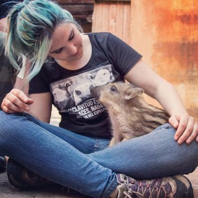 EstherRuanoV's profile picture. 🌱 Vegana activista por los derechos de los animales.
Co-fundadora de @Events4Animals