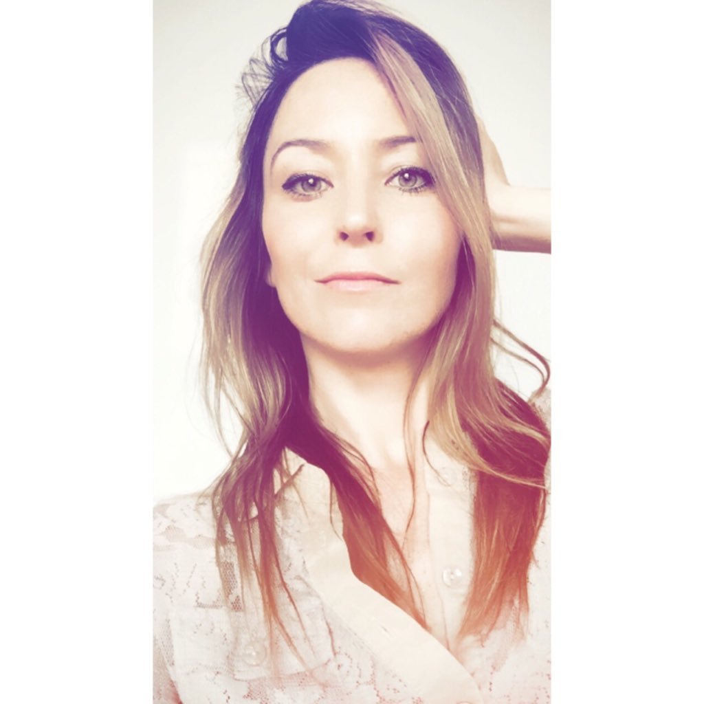 karikondra's profile picture. No regrets, believes in fate, loves warm furry animals, has learnt success is about effort, the rest is outta your control, if it's a long shot take it!