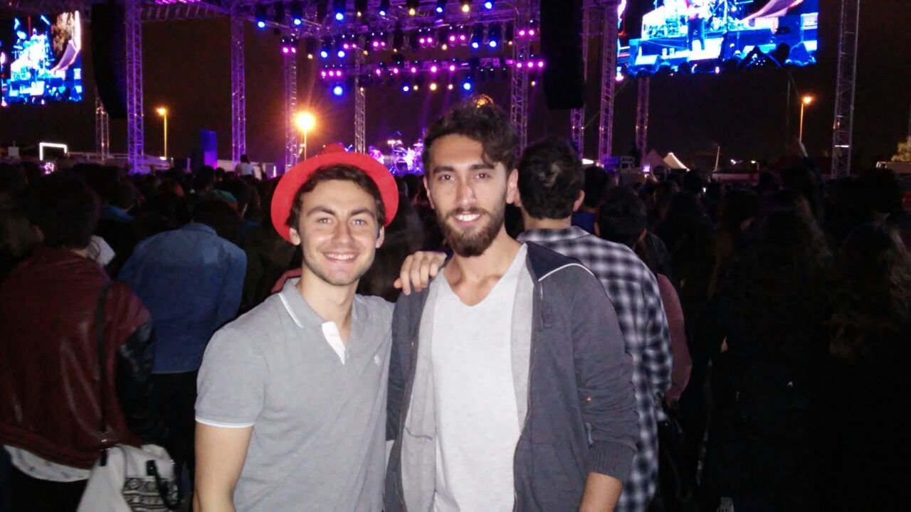 Berk_Tellikavak's profile picture. Yalan, hala ilkel kordalı