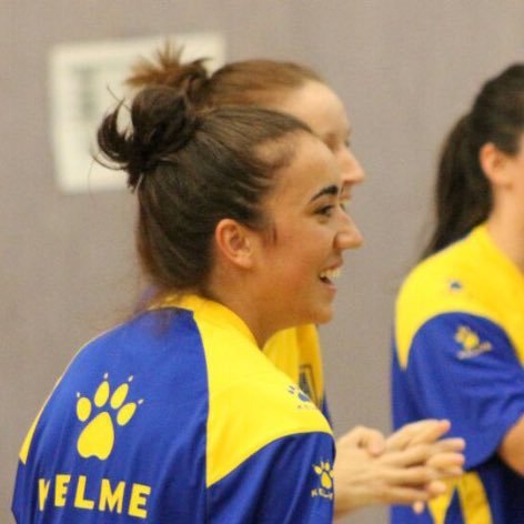 Jugadora de fútbol sala en @adalcorconfsf y @sefutbolfem . Estudiante de Ciencias de la actividad física y del deporte (URJC) y Educación Primaria (UVigo).