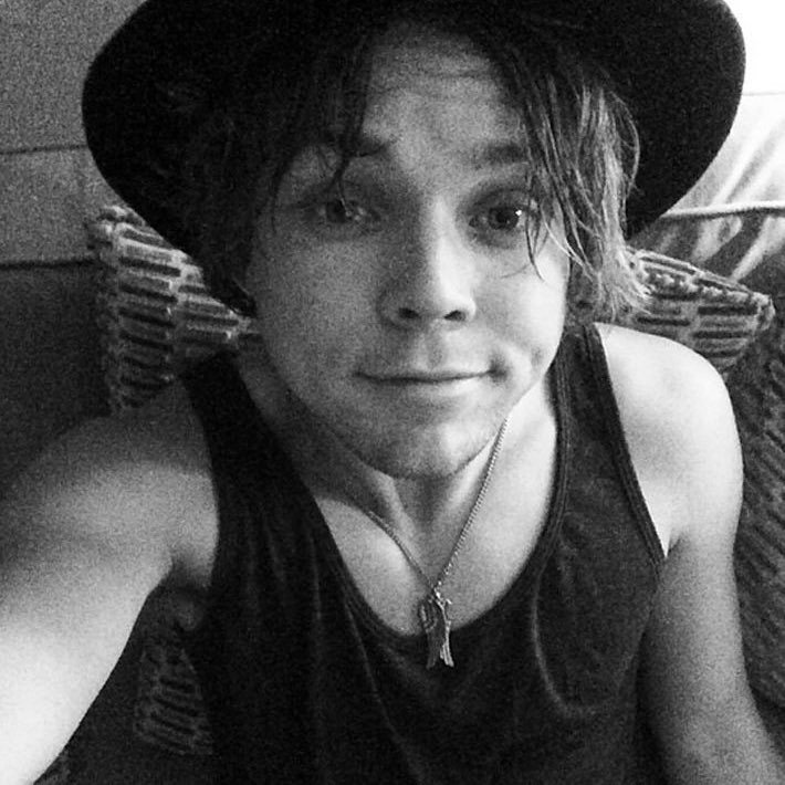 big fan of 5SOS especially to Ashton Irwin no I'm not married to him