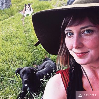 sriggsart's profile picture. Elementary Art Teacher 🎨