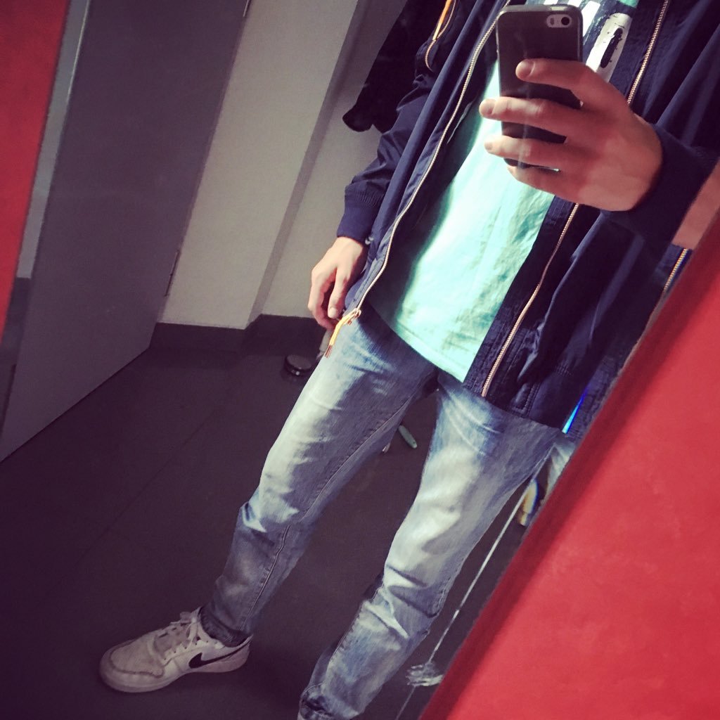 hey ich bin ByXray und mache YouTube schaut doch gerne mal vorbei und Last ein Abo da https://t.co/76WRIKTls7