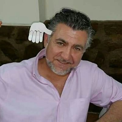 mecanico y en los ratos libre artista autodidacta y reciclaje artistico . cualquier cosa relacionada con el arte y ante todo betico hasta la muerte