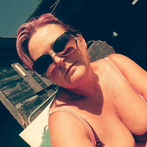 Keztastrophe's profile picture. I breed unicorns and i take lots of photographs, i also like sparkly things, like glitter for example!! Pet & Equestrian Photographer based in Herne Bay Kent