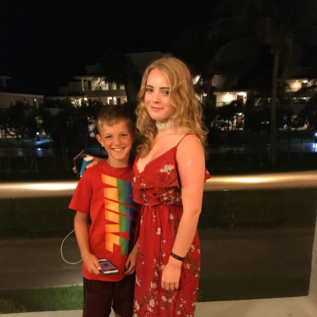 NigelRC7's profile picture. https://t.co/WugalrqJp4 https://t.co/R6kqIDR1Pv