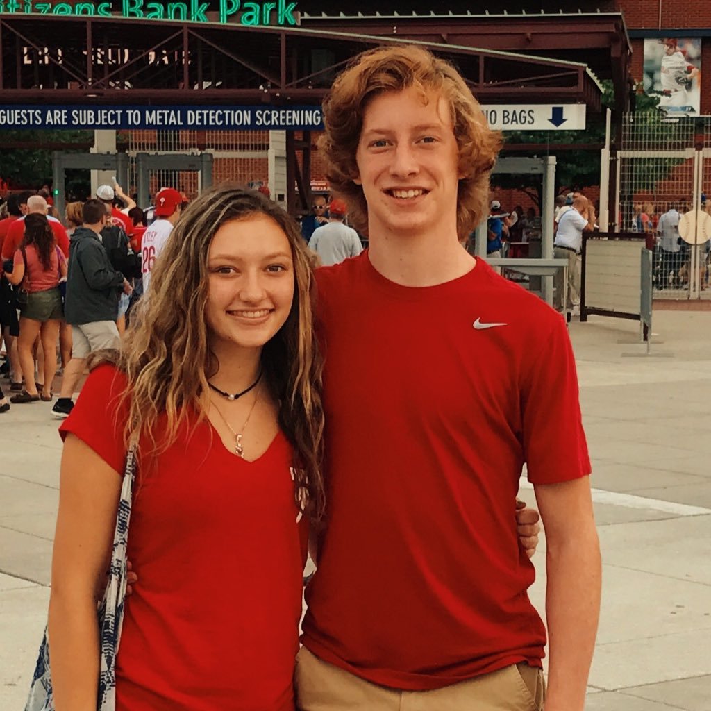 kayleigh_1102's profile picture. 