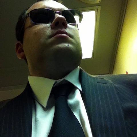 7D8's profile picture. 00110111 01000100 00111000