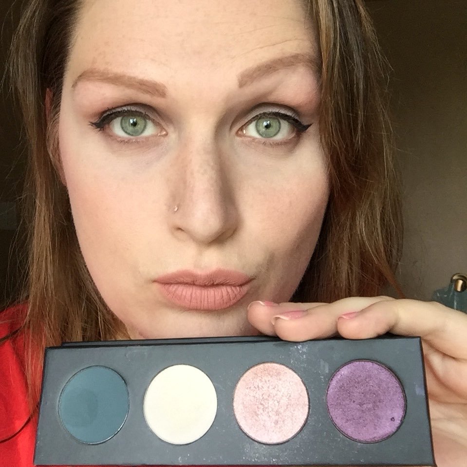 LipLashLove's profile picture. Independent Younique Presenter & Esthetician.