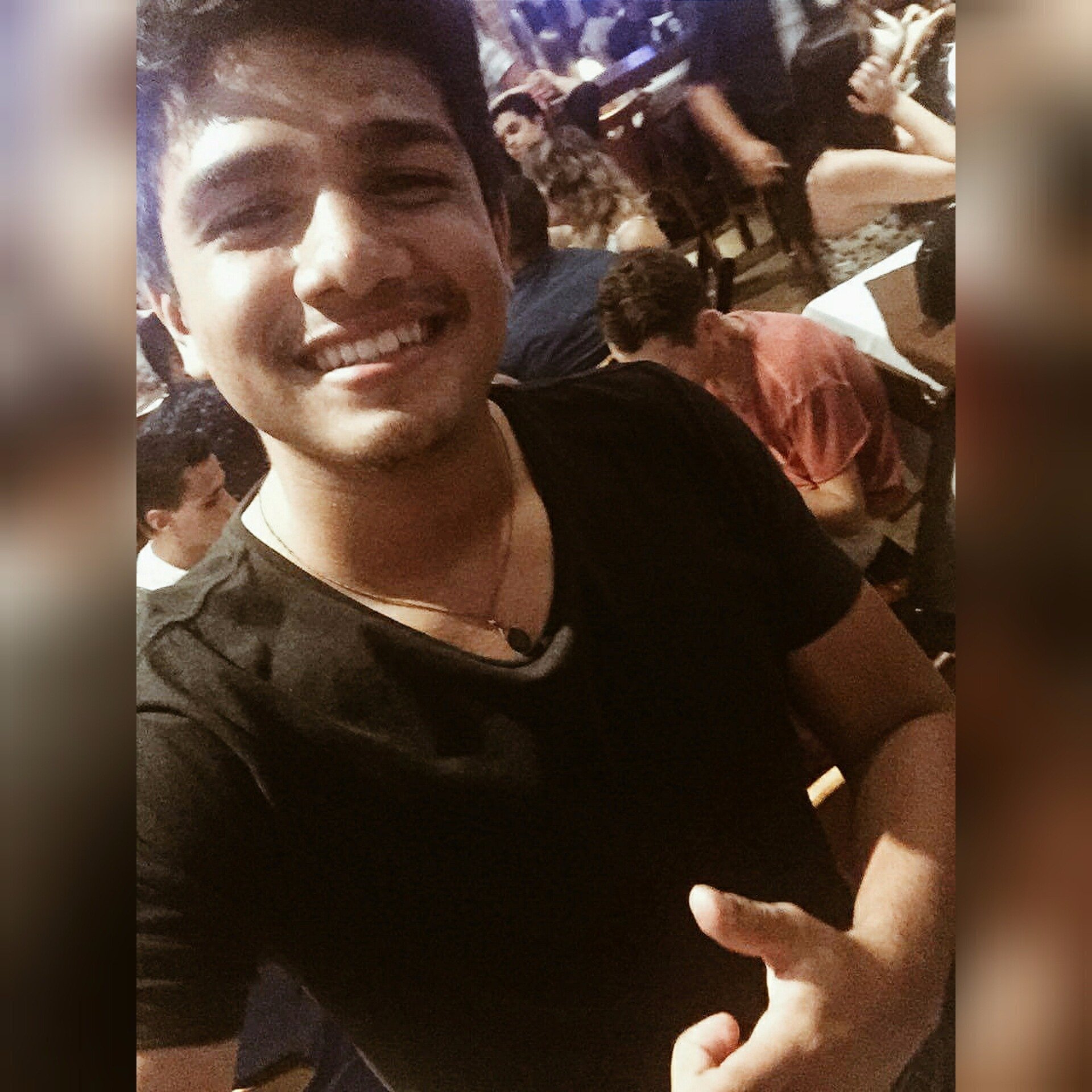 Roooh_sevenn's profile picture. Sempre sigo de volta/pinterest tb
 #Betaquerlab
Rt aí pra nóis =D
GOIANO 💚
Sertanejo, house e funk ❤🎶
Chama pra beber que é nóis 🍻
Tudibão pro cê, segue aí ✌