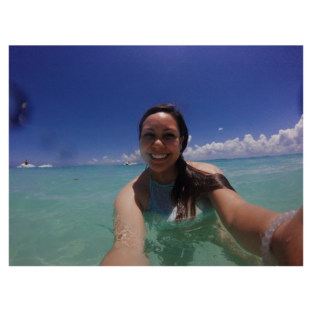 myraleos's profile picture. 