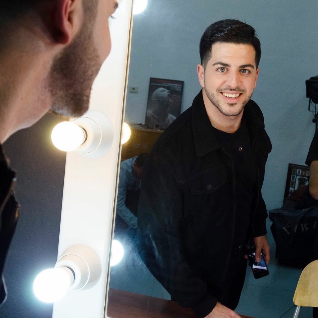 OscarLopezLpz's profile picture. Músico, Baterista, Profesor de Batería. 

Ars longa, vita brevis