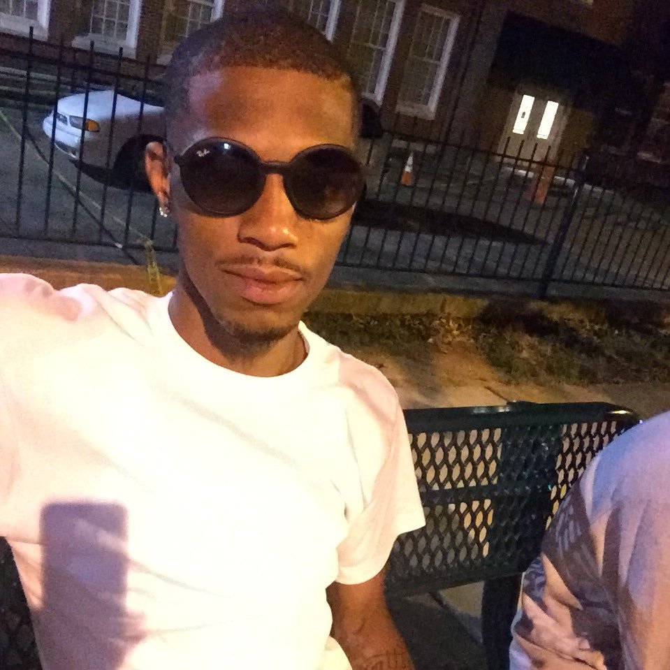 Everybody anint 3Hunna ... M.O.B Fuck wat you think. If you a Hater i gt 2 words for you, fuck you. Lil b.u.m dats me