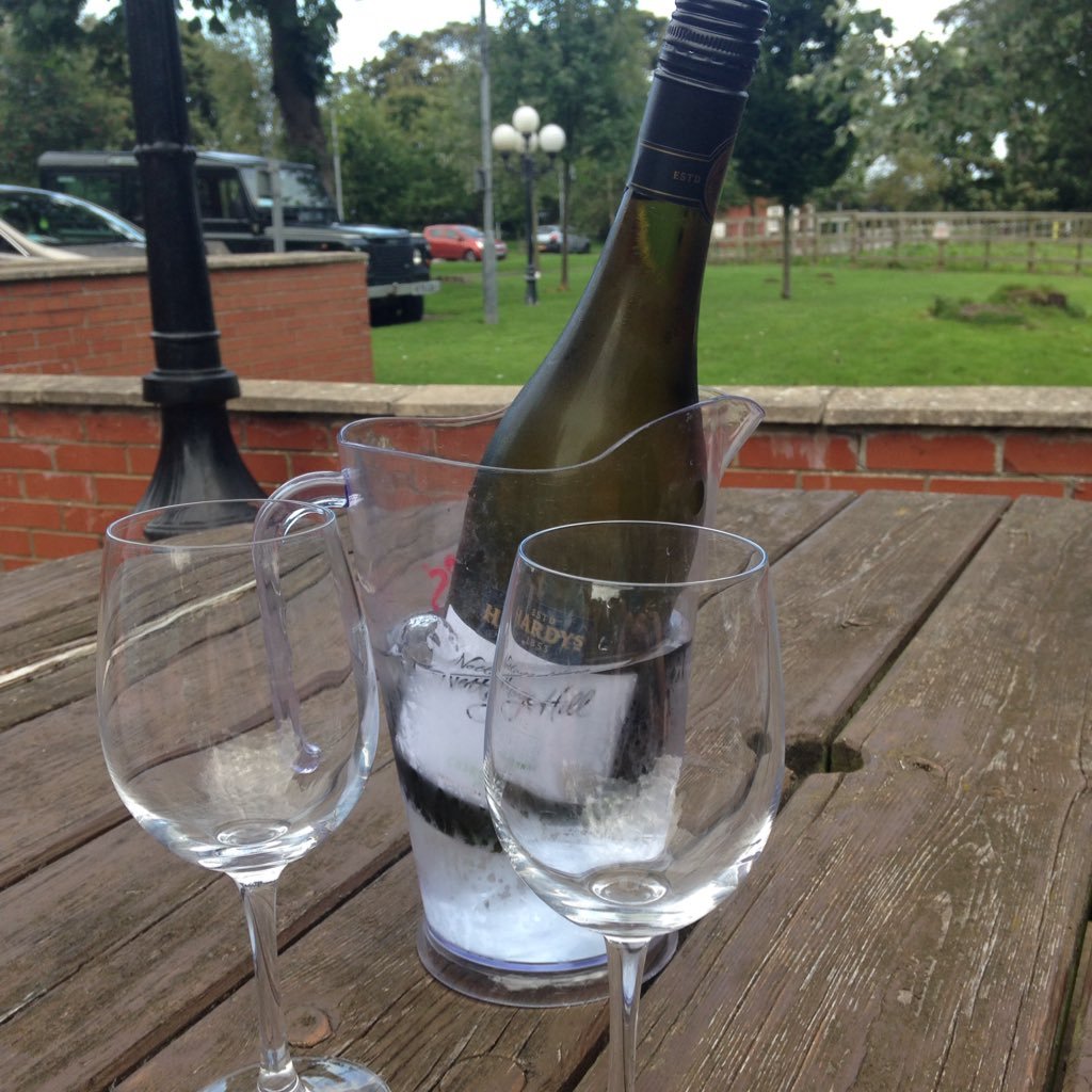 sue_king24's profile picture. Cat lover, wine drinker.