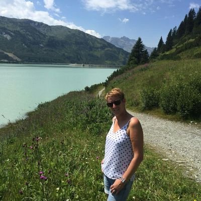 NijenhuisR's profile picture. Samen met Henk Zeevat. Doktersassistente. Verslaafd aan tennissen.