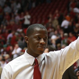 Tweets by @DaytonMBB Head Coach. proUD graduate of @univofdayton. #DaytonFlyers 🔴🔵🛩️✈️🏀