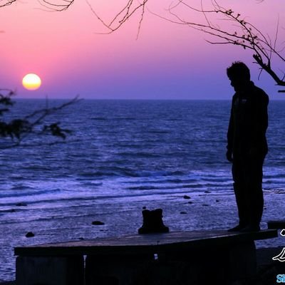 گویند سرانجام ندارید شما / ماییم که بی هیچ سرانجام خوشیم
