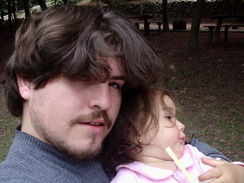 Humano por accidente.... desarrollador por vocación.... padre con amor y una que otra cosa mas