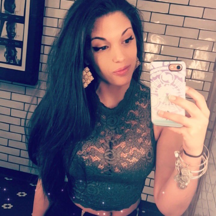 vness_20's profile picture. Fitness | Bengals | WWE | Instagram @vness20 |