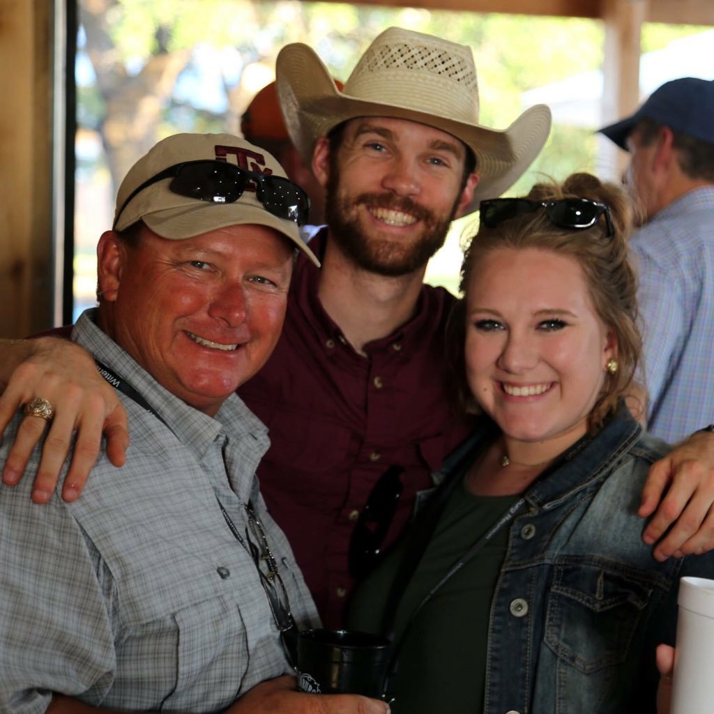 3TimBrewer3's profile picture. Former Student of Texas A&M👍🏻 / Stay At Home Dad 🤷🏼‍♀️/ Proud American 🇺🇸 / @leynawitt 💍