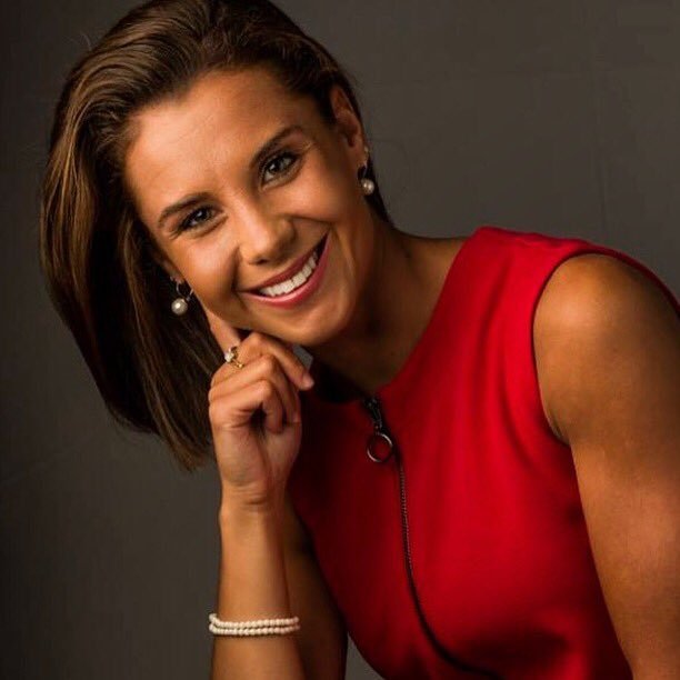 Former TV Reporter. Mom. Runner. Storyteller. Optimist. @SyracuseU & @SUNY_Oneonta Alumna