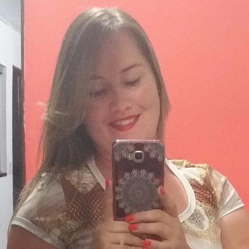 Professora...com amor à profissão... e a vida. Com muita Fé em Deus...
