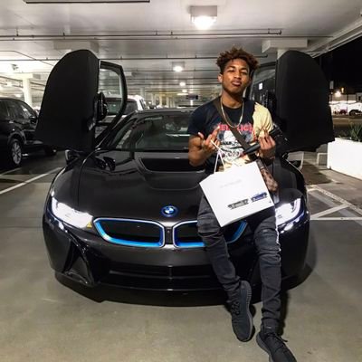 Flexing on these blue eyed niggas
@pontiacmadeddg