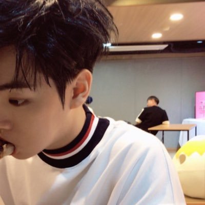 olhaminhabione's profile picture. OIE!!! Eu tenho uma lojinha muito top aonde vendo GOODIES OFICIAIS E ÁLBUNS com precinhos muito bons!! SEGUE LA E DA UMA OLHADINHA OBRIGADA @chogiwastore