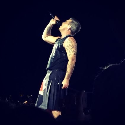 RW_aBetterMan's profile picture. #RobbieWilliams  #PeoplePower #HES