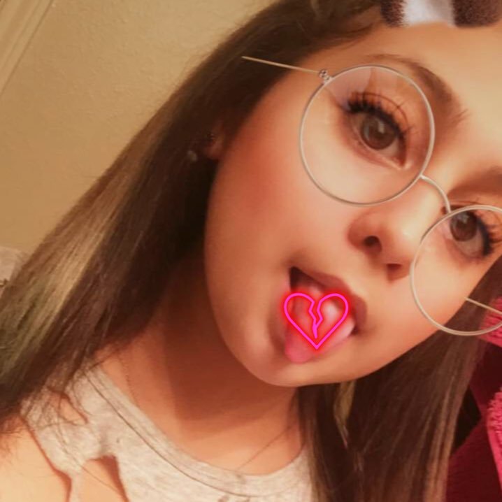 AlexisS03719251's profile picture. I Live my life 🔗a quarter 💸mile at a time 😜-Dominic Torreto 😩.