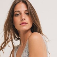 aliciajulzoff's profile picture. 