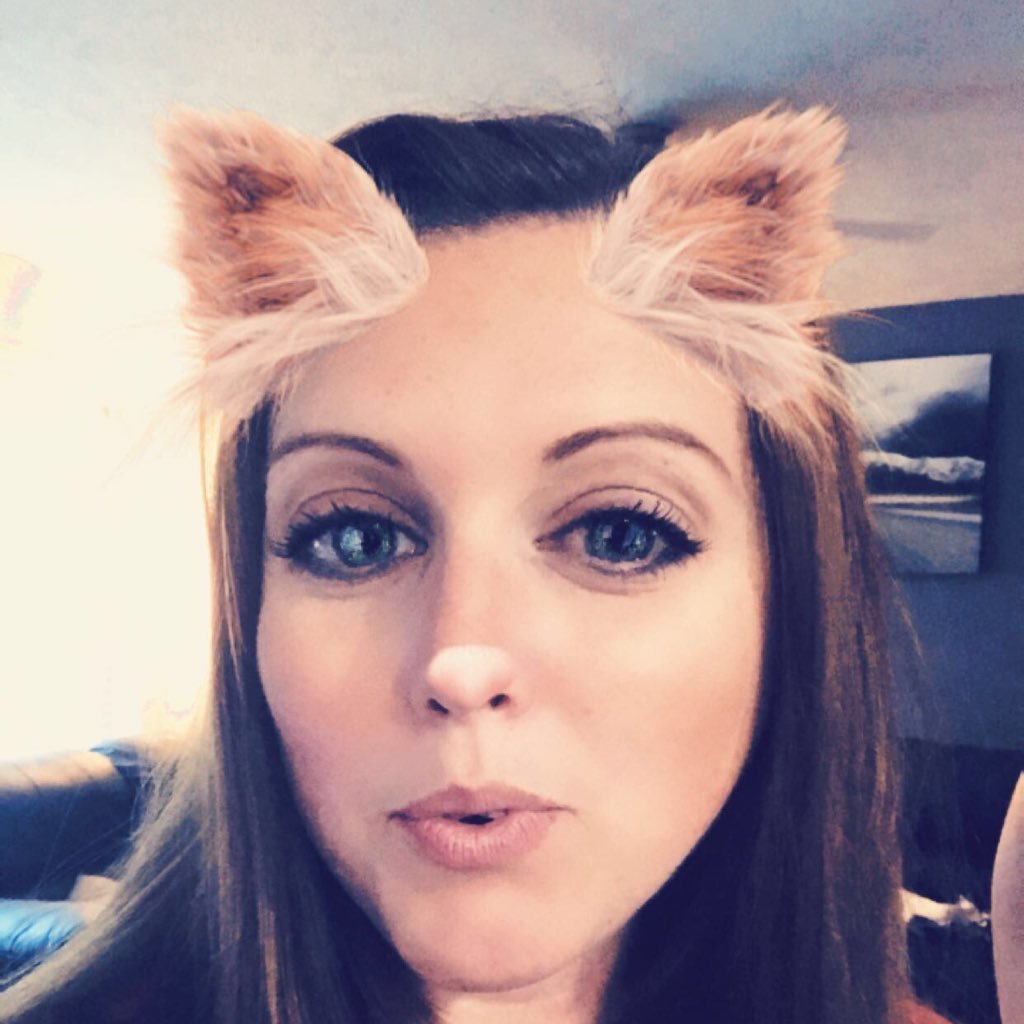 StephanieSharer's profile picture. I believe in pink.