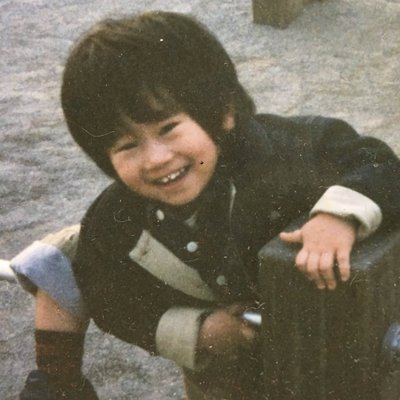 満月 ふと思った ミヤジは肩幅狭い上になで肩 で こんなすがるような寄り目で無邪気に見つめるから思わず肩を抱き寄せてしまうんだろうな 男性が 満月 ふと思った ミヤジは肩幅狭い上になで肩 で こんなすがるような寄り目で無邪気に見つめるから思わず肩を抱き寄せてしまうんだろうな 男性が