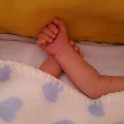 orgullosa mamá de Adán y Luna.
orgullosa y amada mujer.
Os amo a los 3 como jamas pense que se podria hacer, Jesús, Adán y Luna mis 3 amores