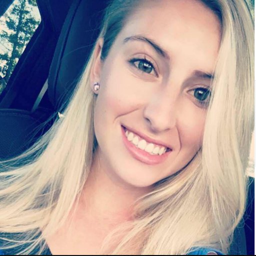 Account Manager @Gartner_inc Loves the beach, dogs, and California☀️ Tweets are my own🐥