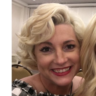 MrsAsecondgrade's profile picture. Second grade teacher happily married to my best friend❤️